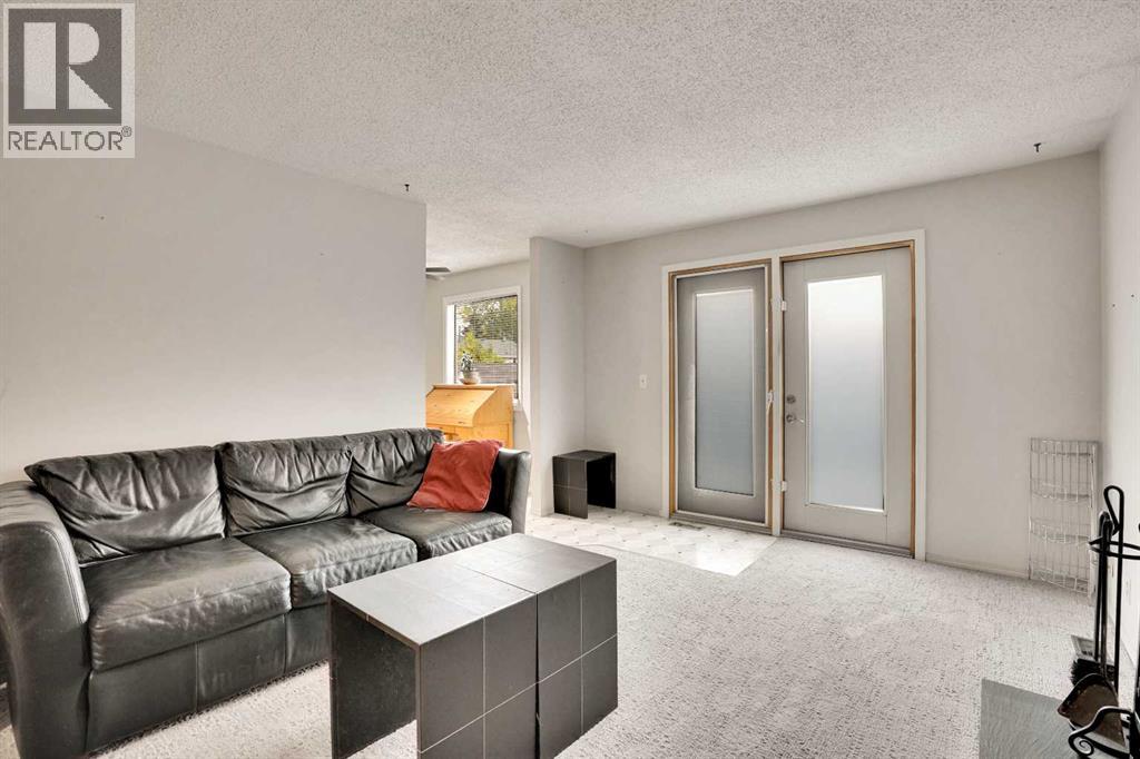 7915 Ranchview Drive NW