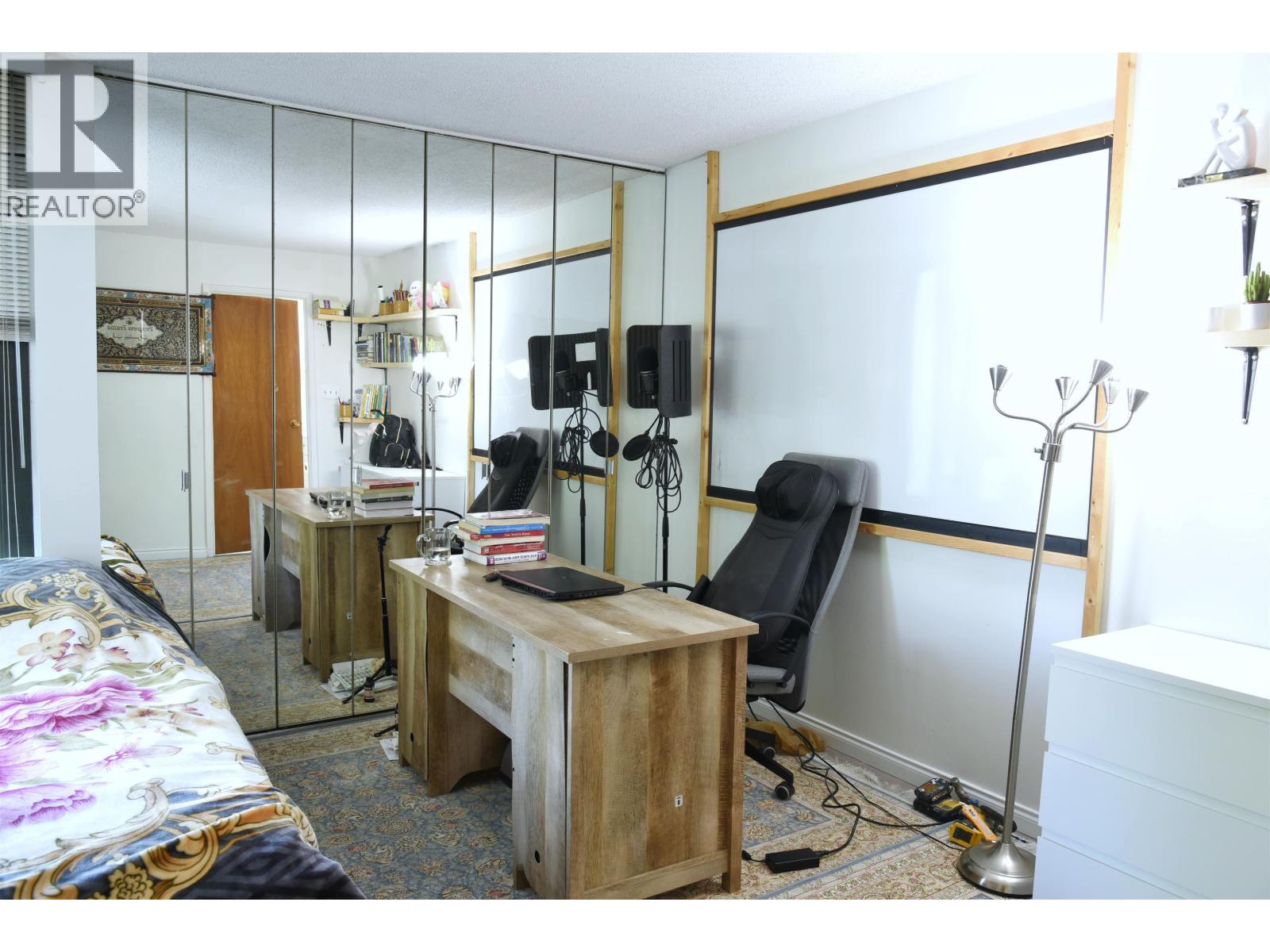 204 6455 WILLINGDON AVENUE