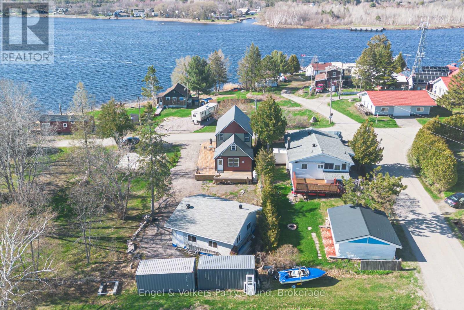 1 HOLLAND AVENUE