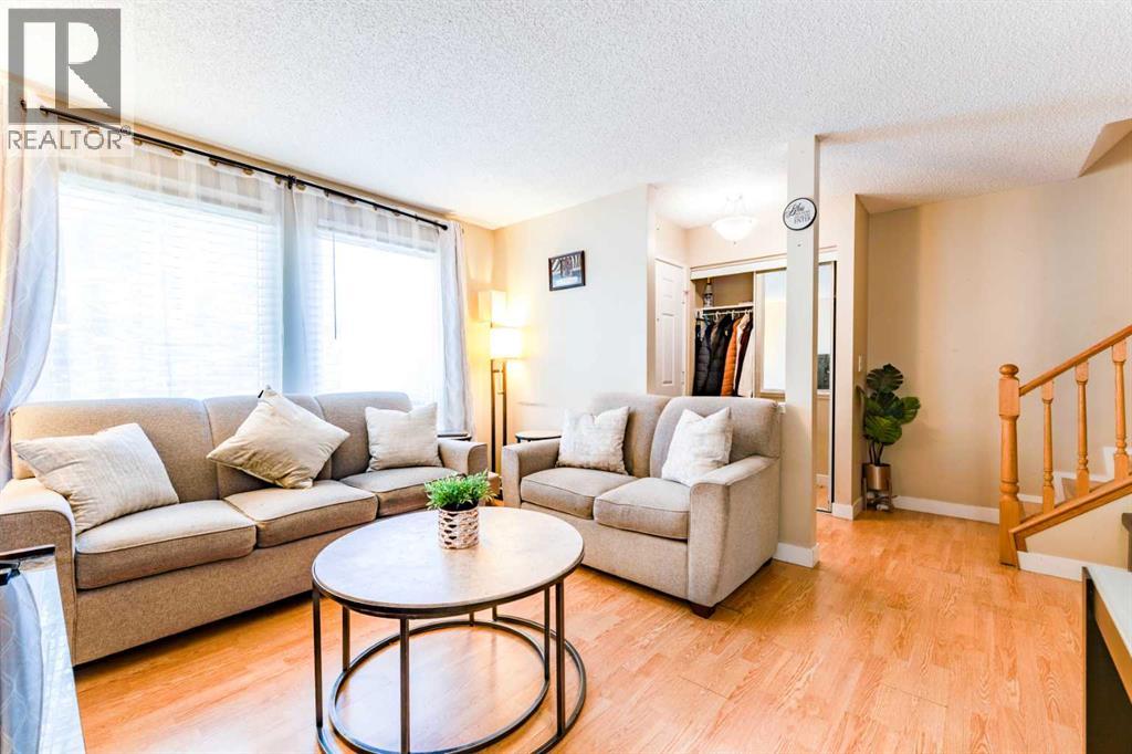 144 Midbend Place SE