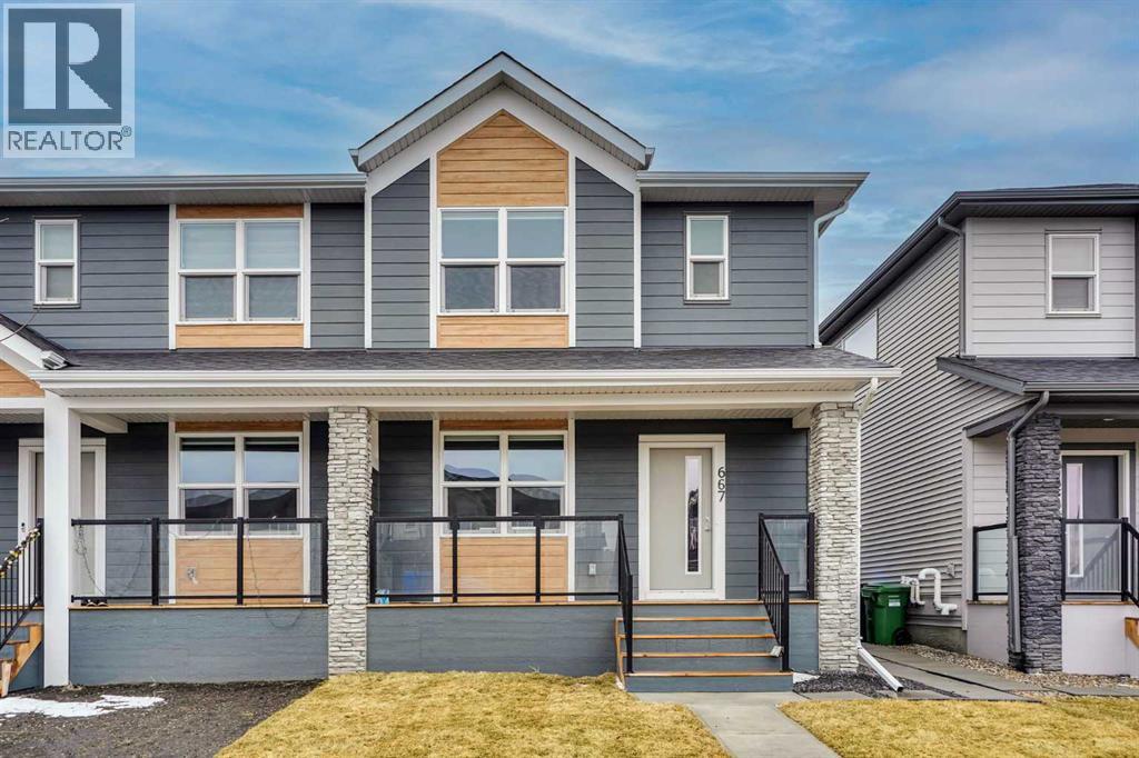 667 Wolf Willow Boulevard SE