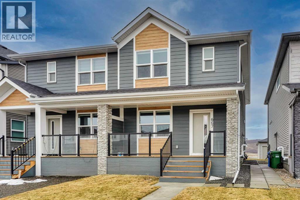 667 Wolf Willow Boulevard SE