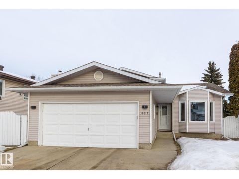 18812 93 AV NW Edmonton AB T5T4X4
