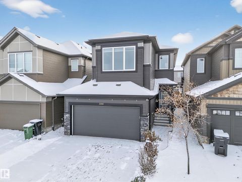 2084 GRAYDON HILL CR SW Edmonton AB T6W4C7