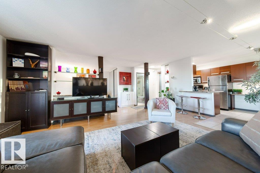 #1007 9028 JASPER AV NW