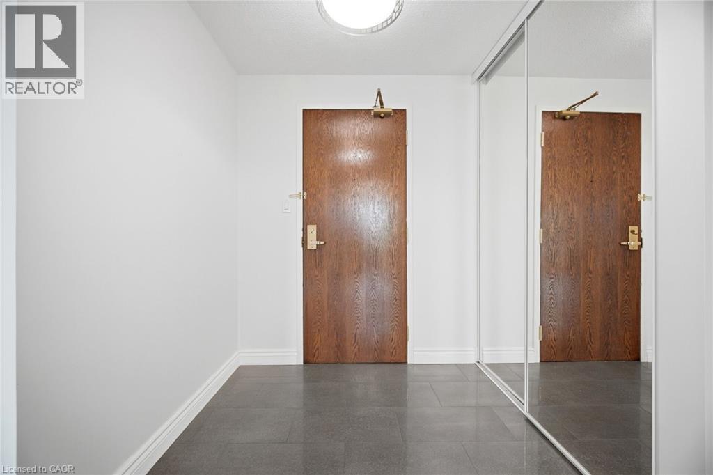156 ENFIELD Place Unit# 307