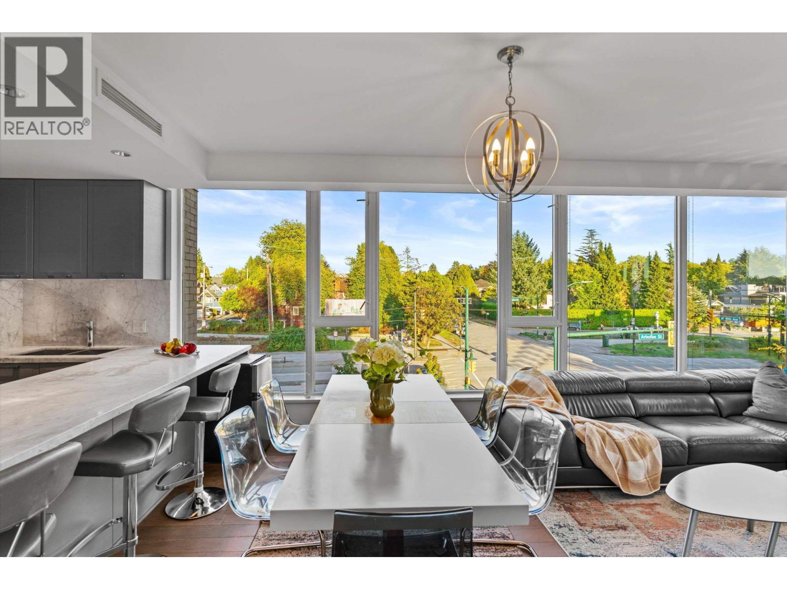 312 2118 W 15TH AVENUE