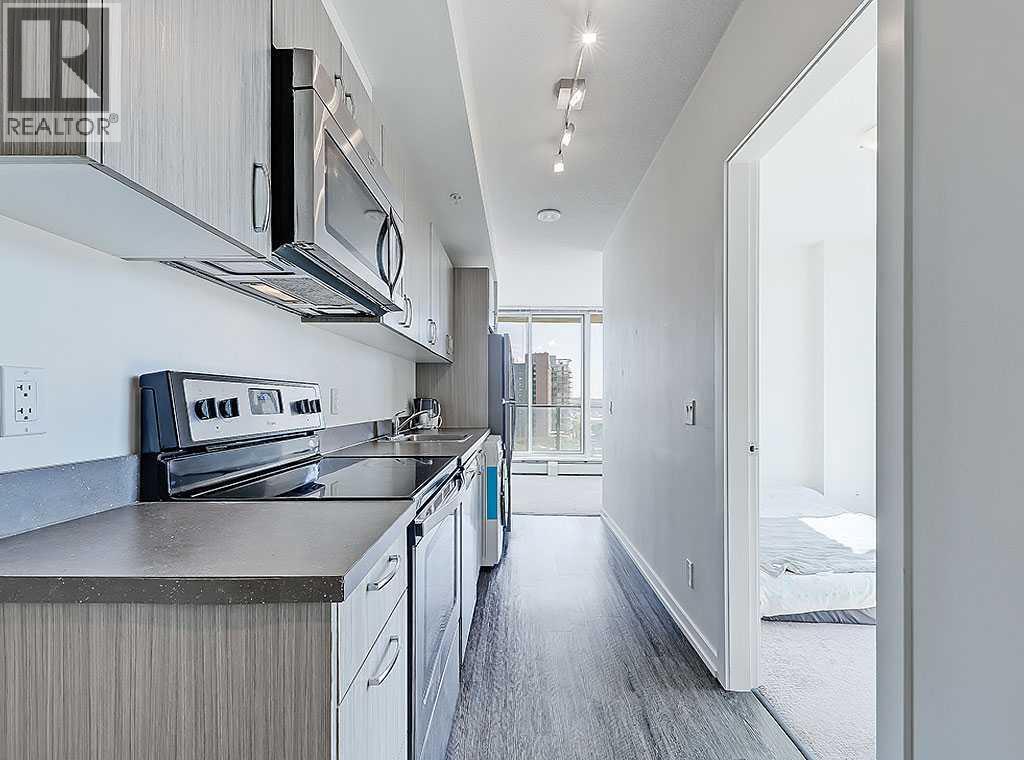 912, 450 8 Avenue SE