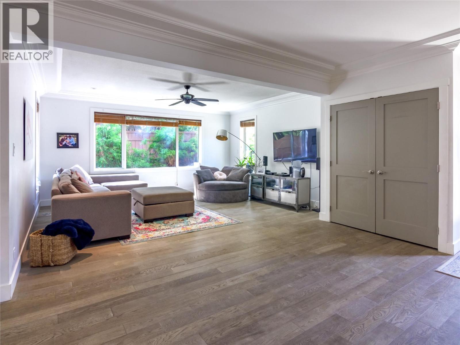 3948 Valleyview Road