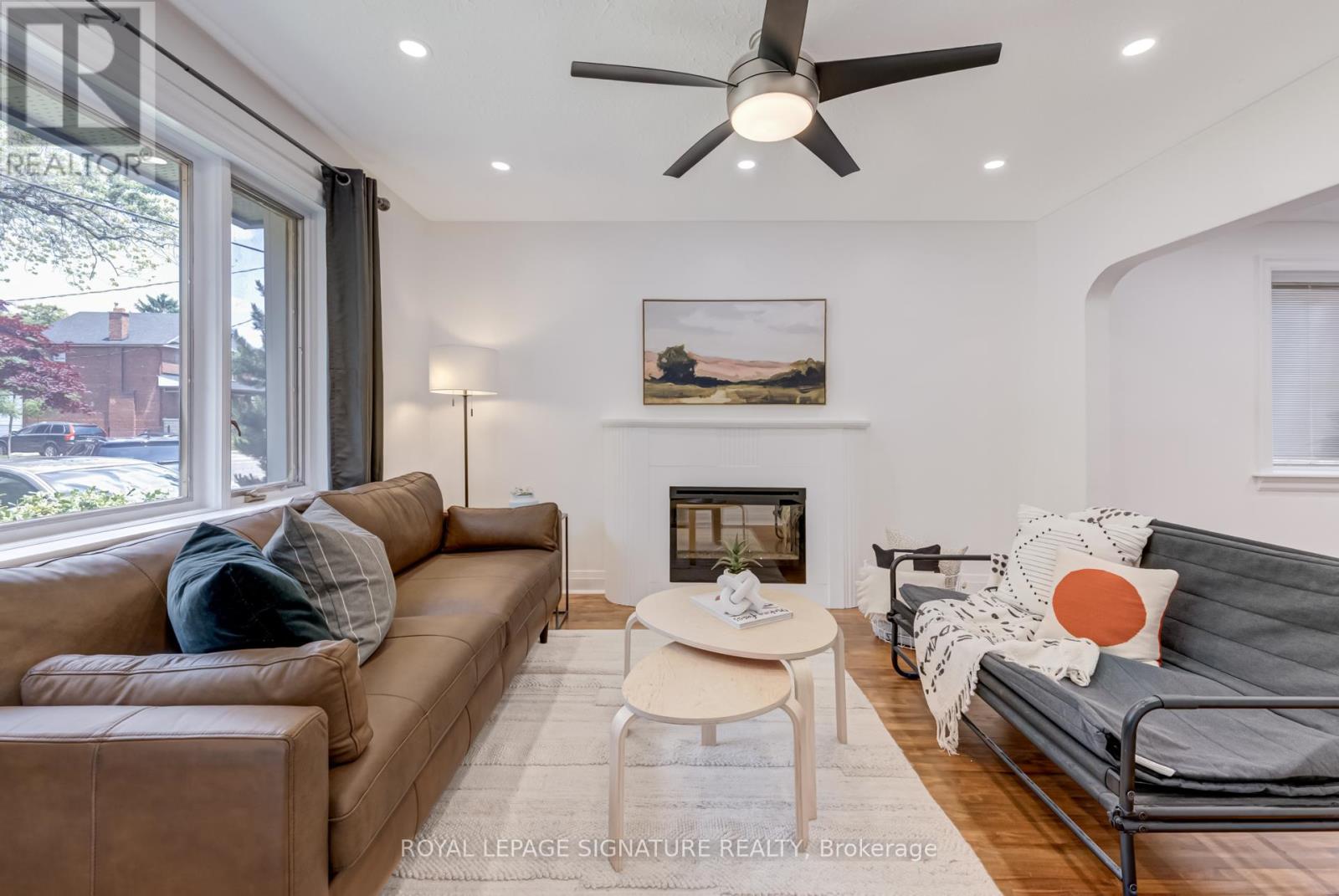 33 ASH CRESCENT