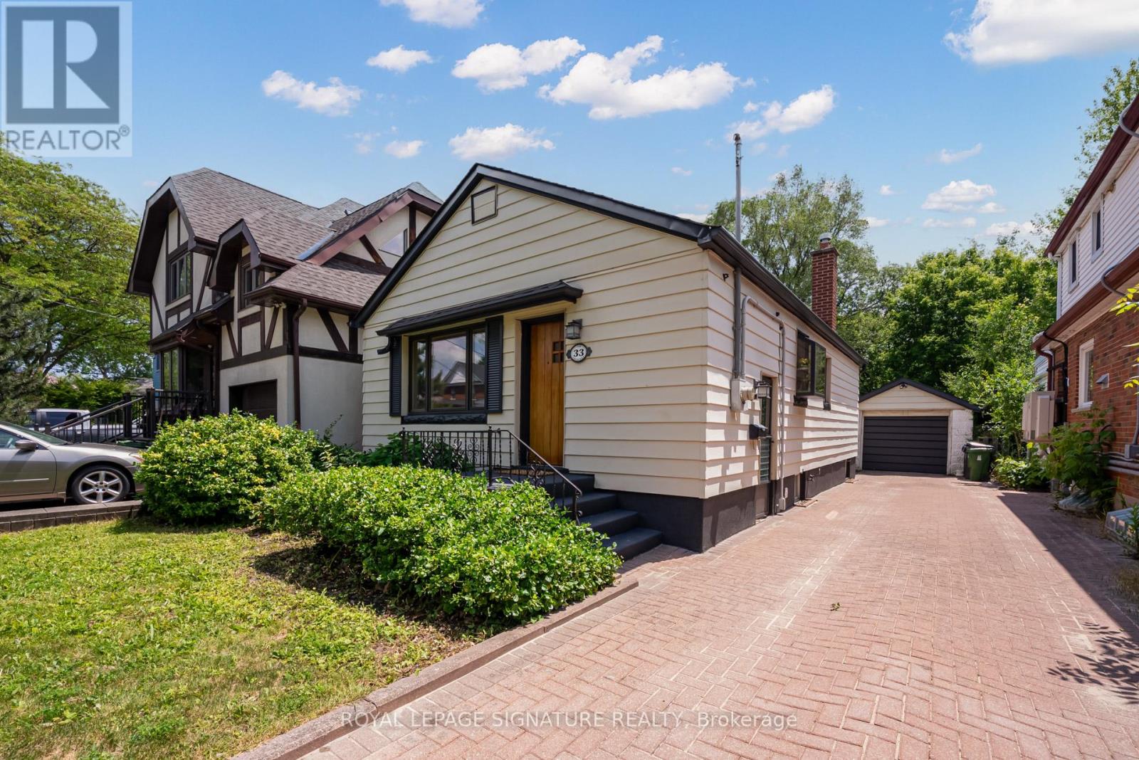 33 ASH CRESCENT