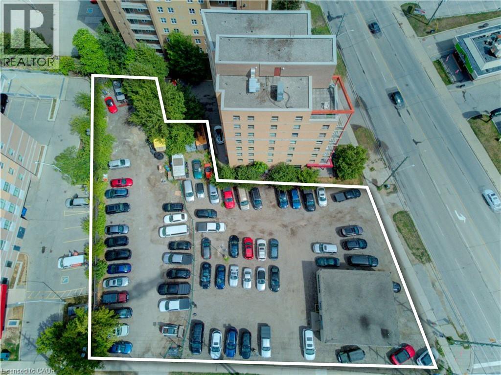 24-26 UNIVERSITY Avenue E