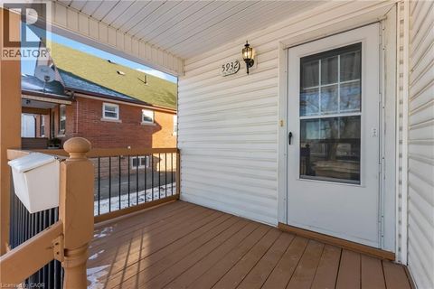 5932 CARLTON Avenue Niagara Falls ON L2G5J5