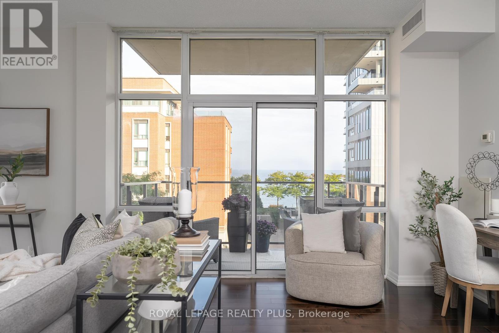 410 - 70 PORT STREET E