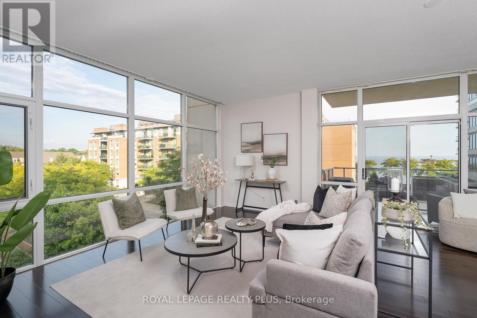 410 - 70 PORT STREET E