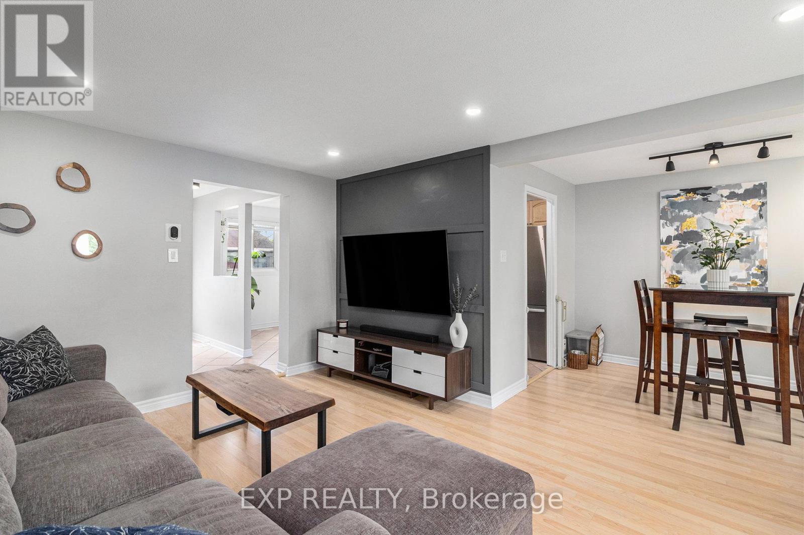 7804 JEANNE D'ARC BOULEVARD