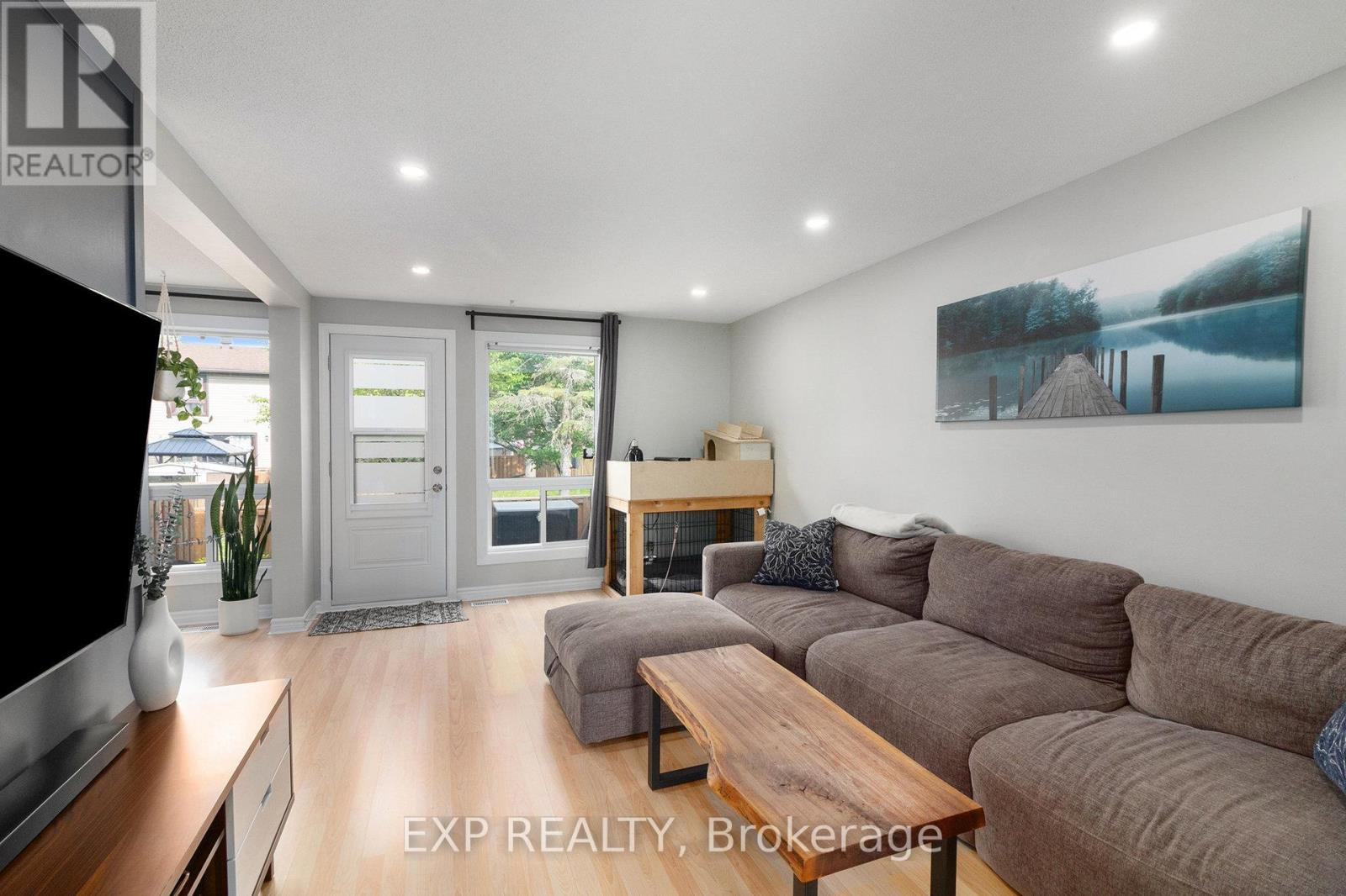 7804 JEANNE D'ARC BOULEVARD