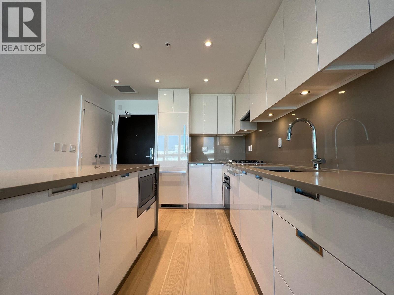 703 6328 CAMBIE STREET