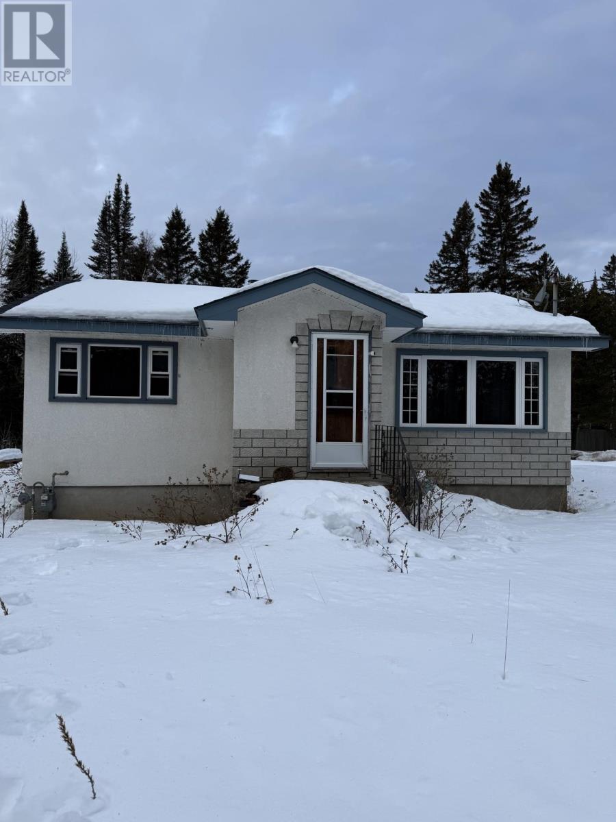 Photo 1 of 6 — 6407 Mapleward RD, Thunder Bay, ON P7G2K1