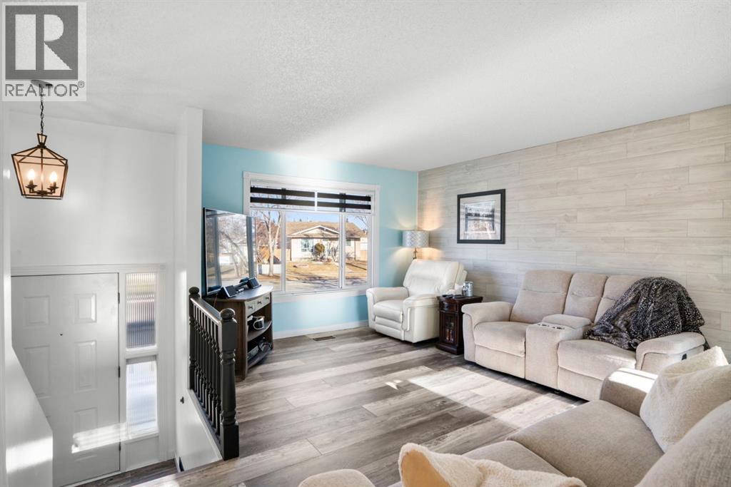 43 Applewood Drive SE