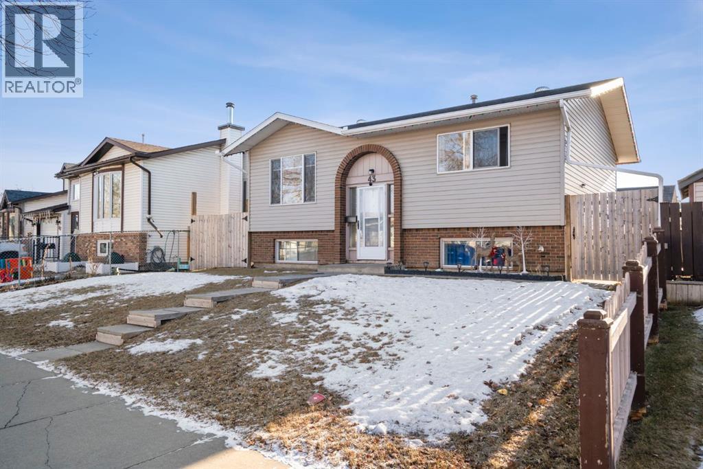 43 Applewood Drive SE