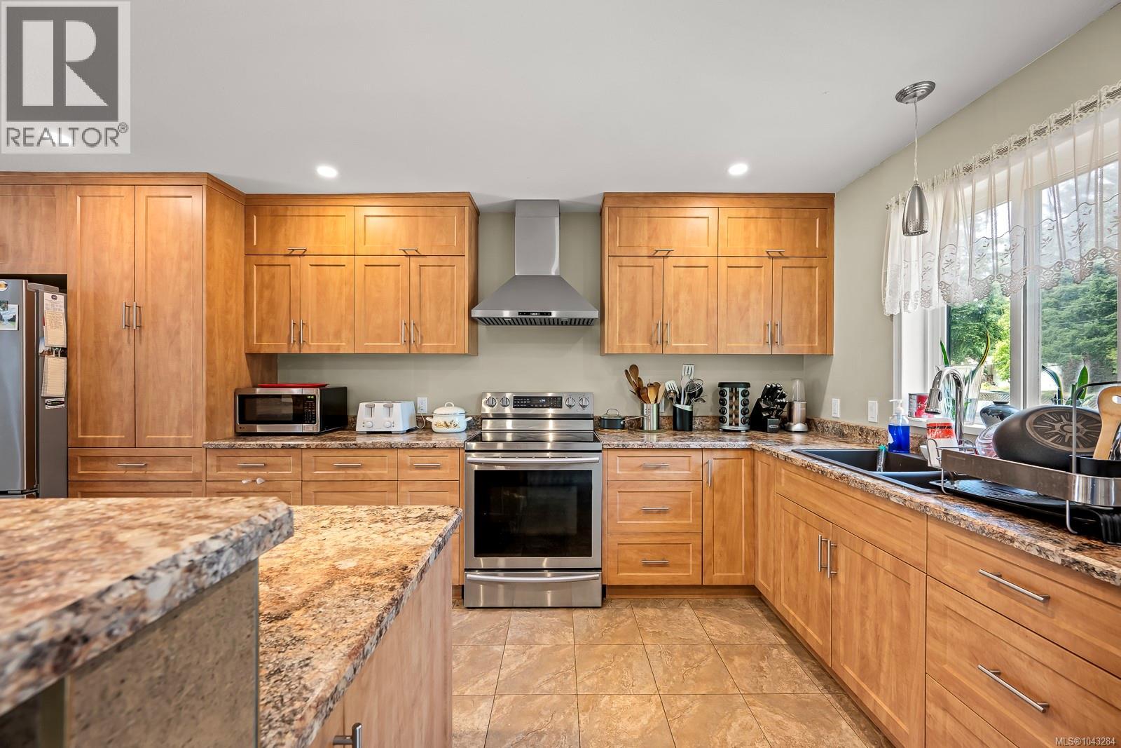 2110 Murrelet Dr