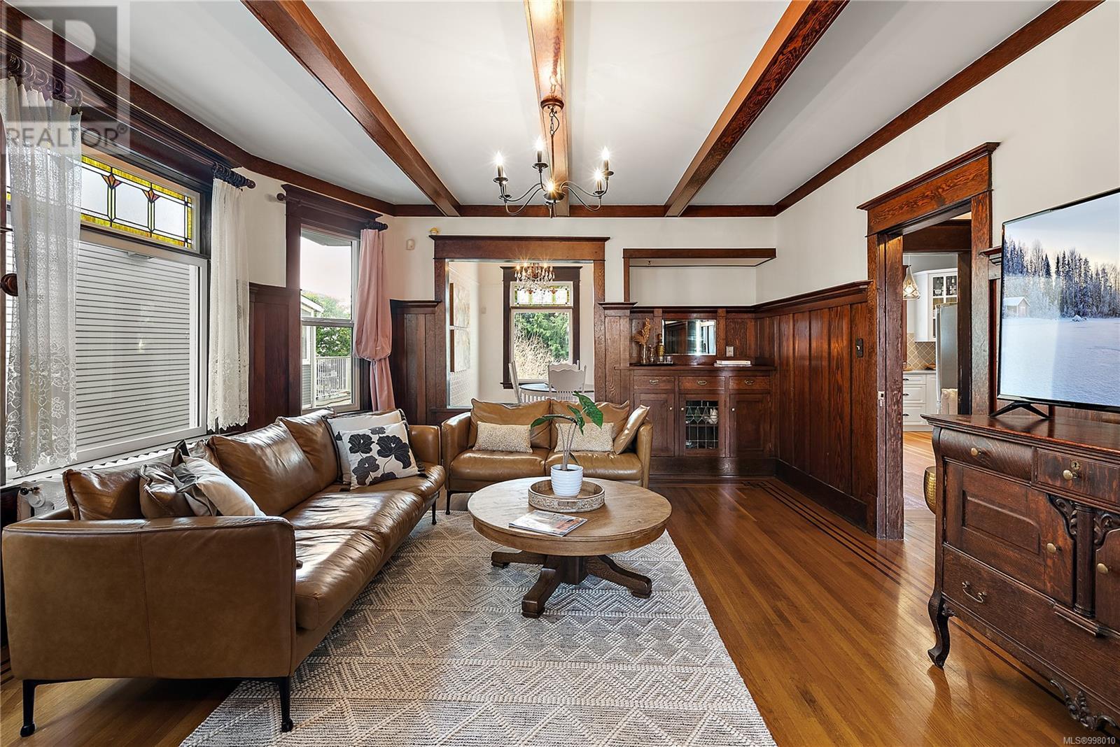 329 Simcoe St