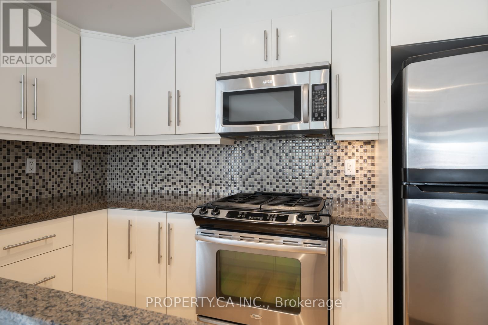 2 - 473 DUPONT STREET