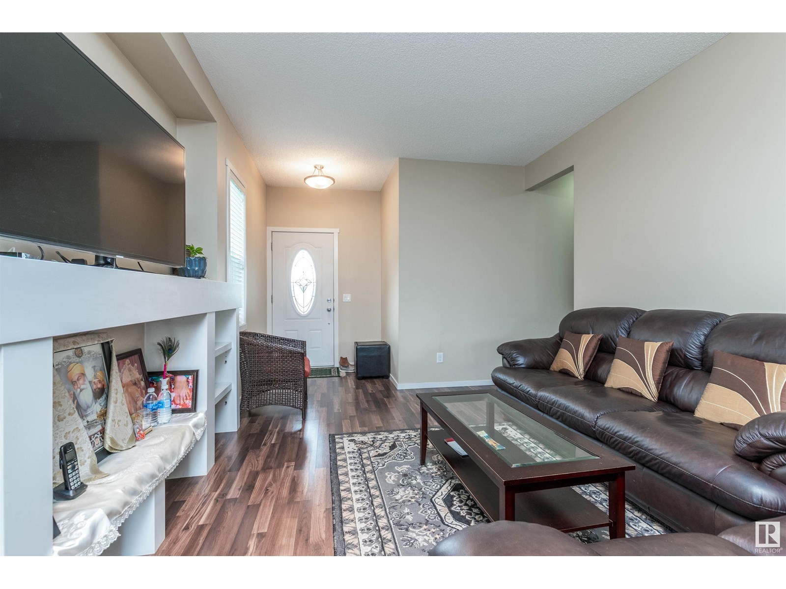 7526 ELLESMERE WY