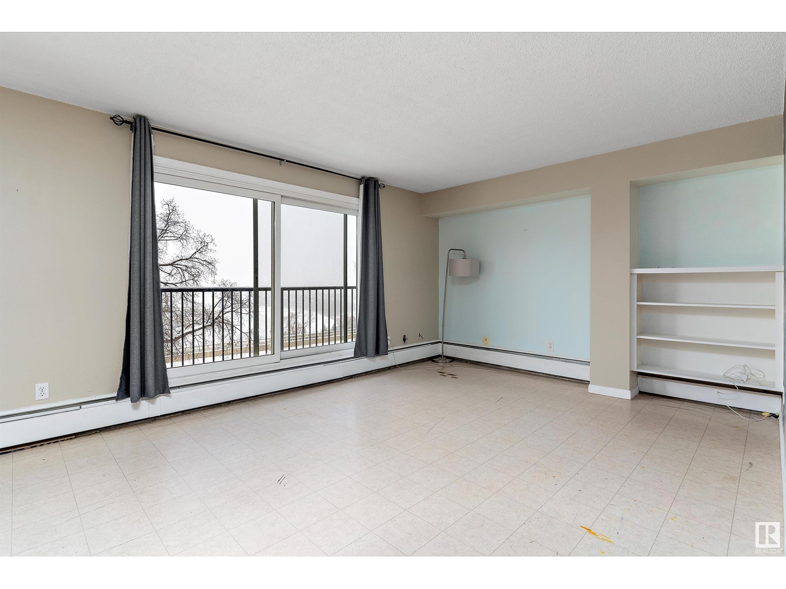 #202 8310 JASPER AV NW