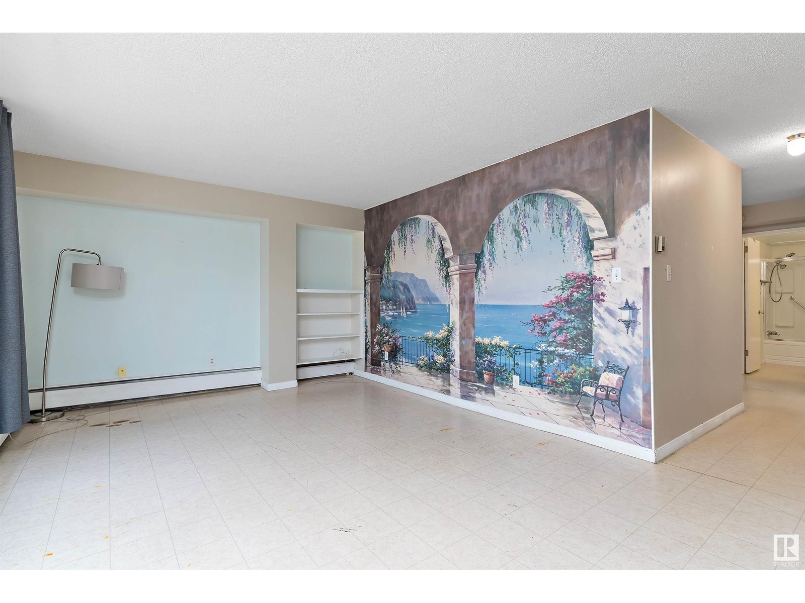 #202 8310 JASPER AV NW