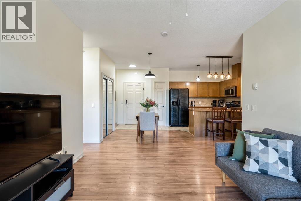 1402, 92 Crystal Shores Road
