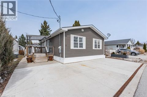 5 ELM Street Puslinch ON N0B2J0