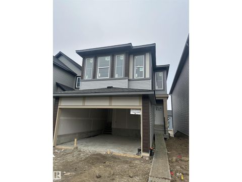 2256 4 AV SW Edmonton AB T6X3L4
