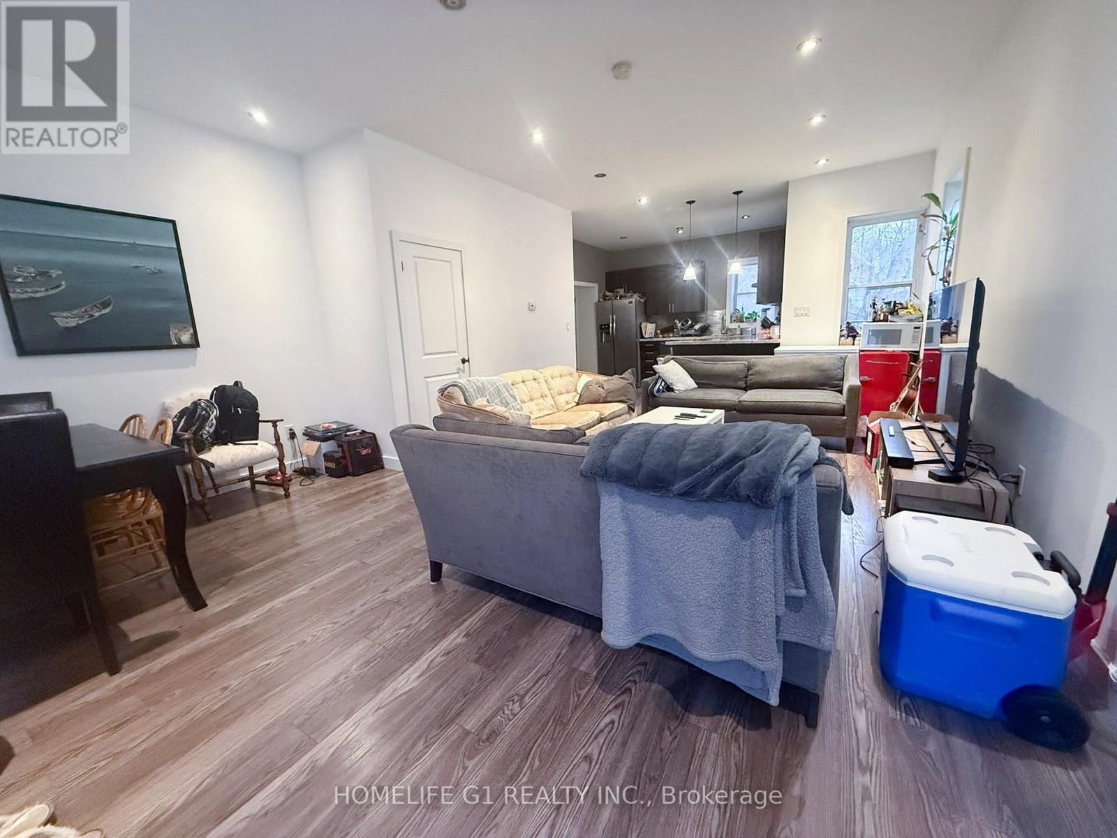 286 HUNTER STREET W