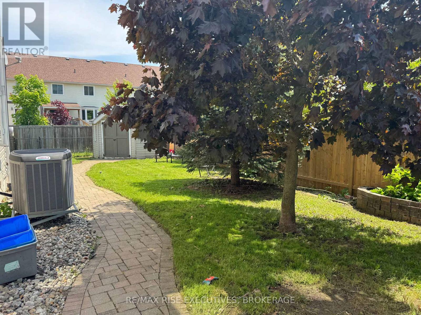 211 OAK STREET