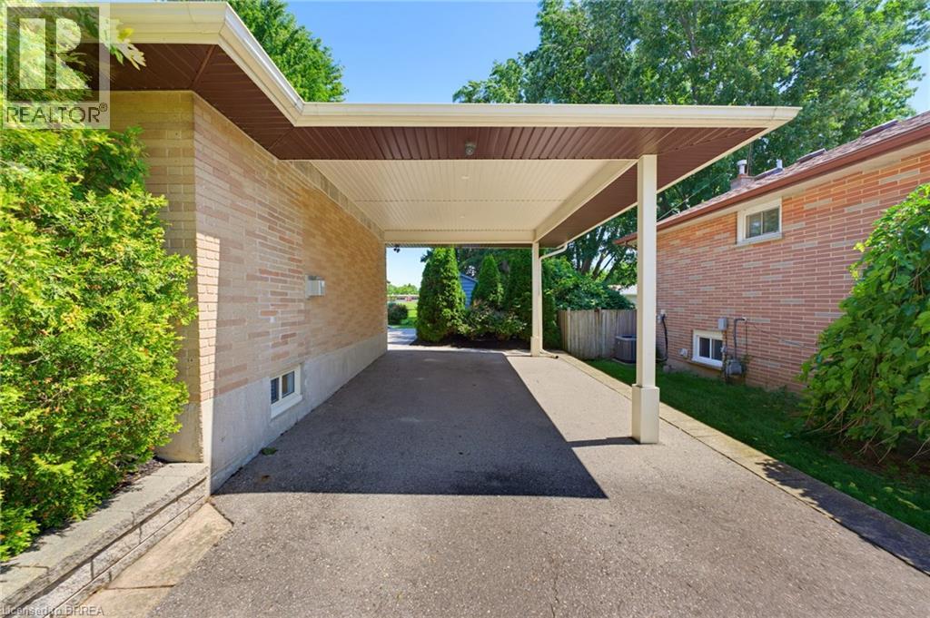 35 VARADI Avenue