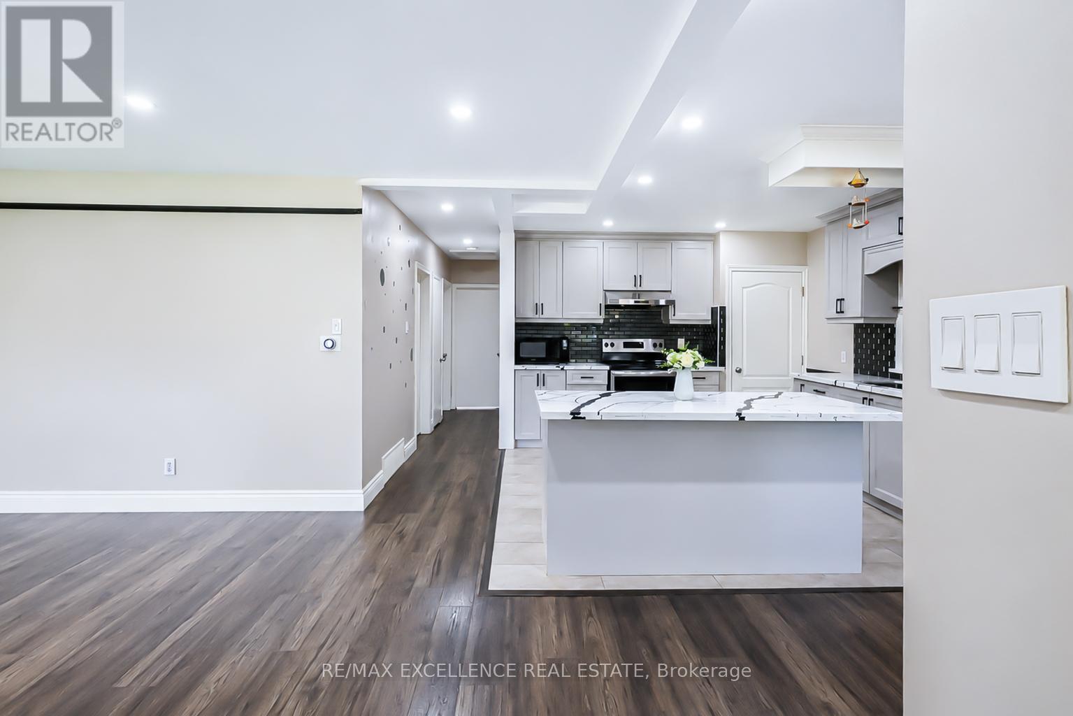35 SIEBERT AVENUE