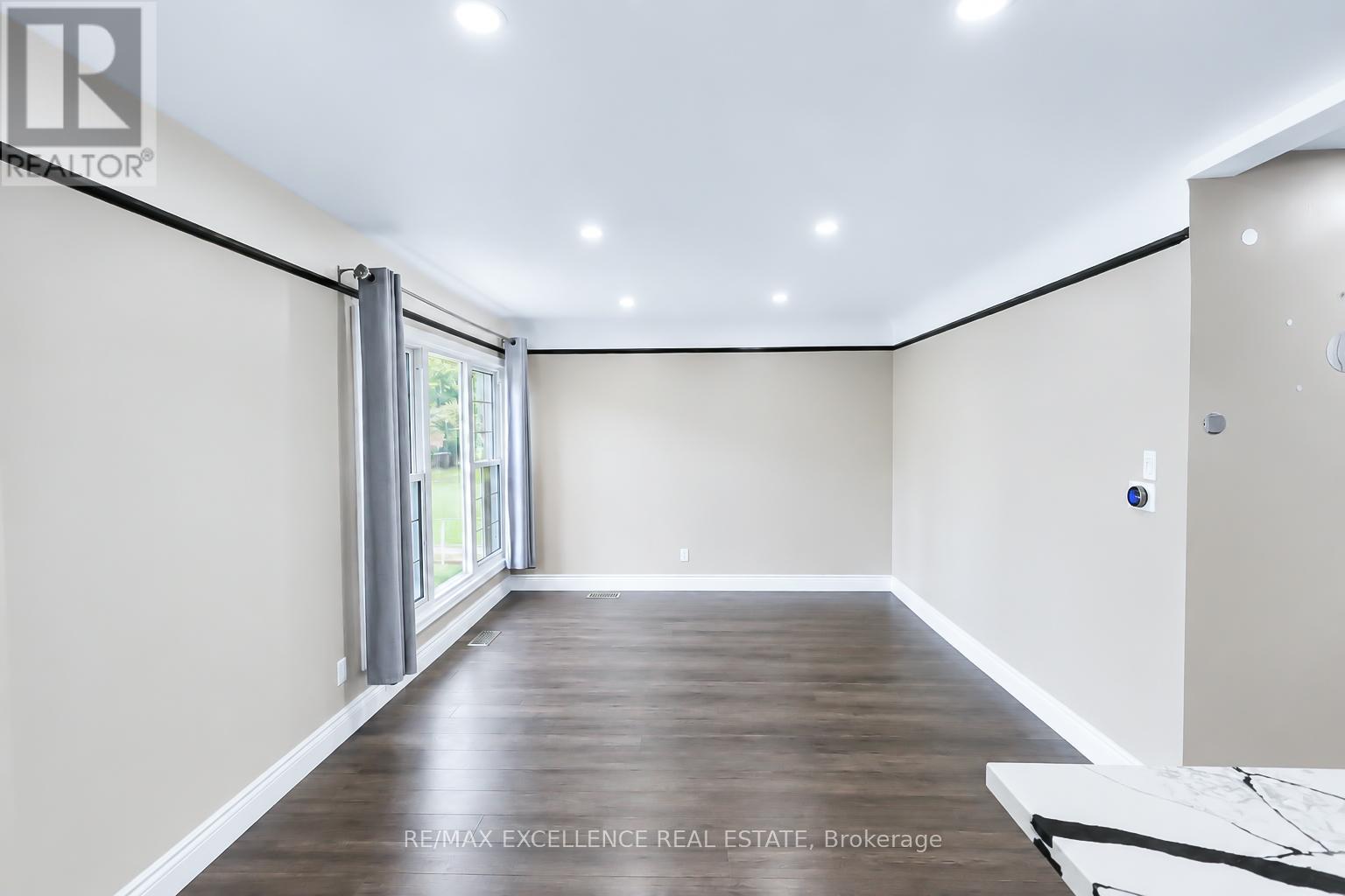 35 SIEBERT AVENUE