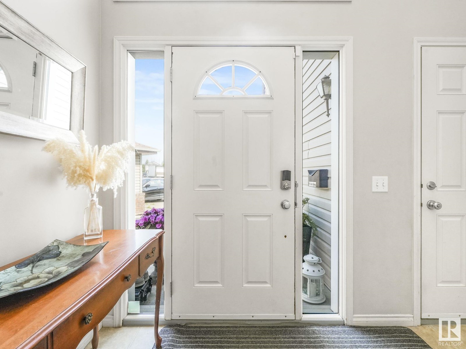 19051 46 AV NW NW