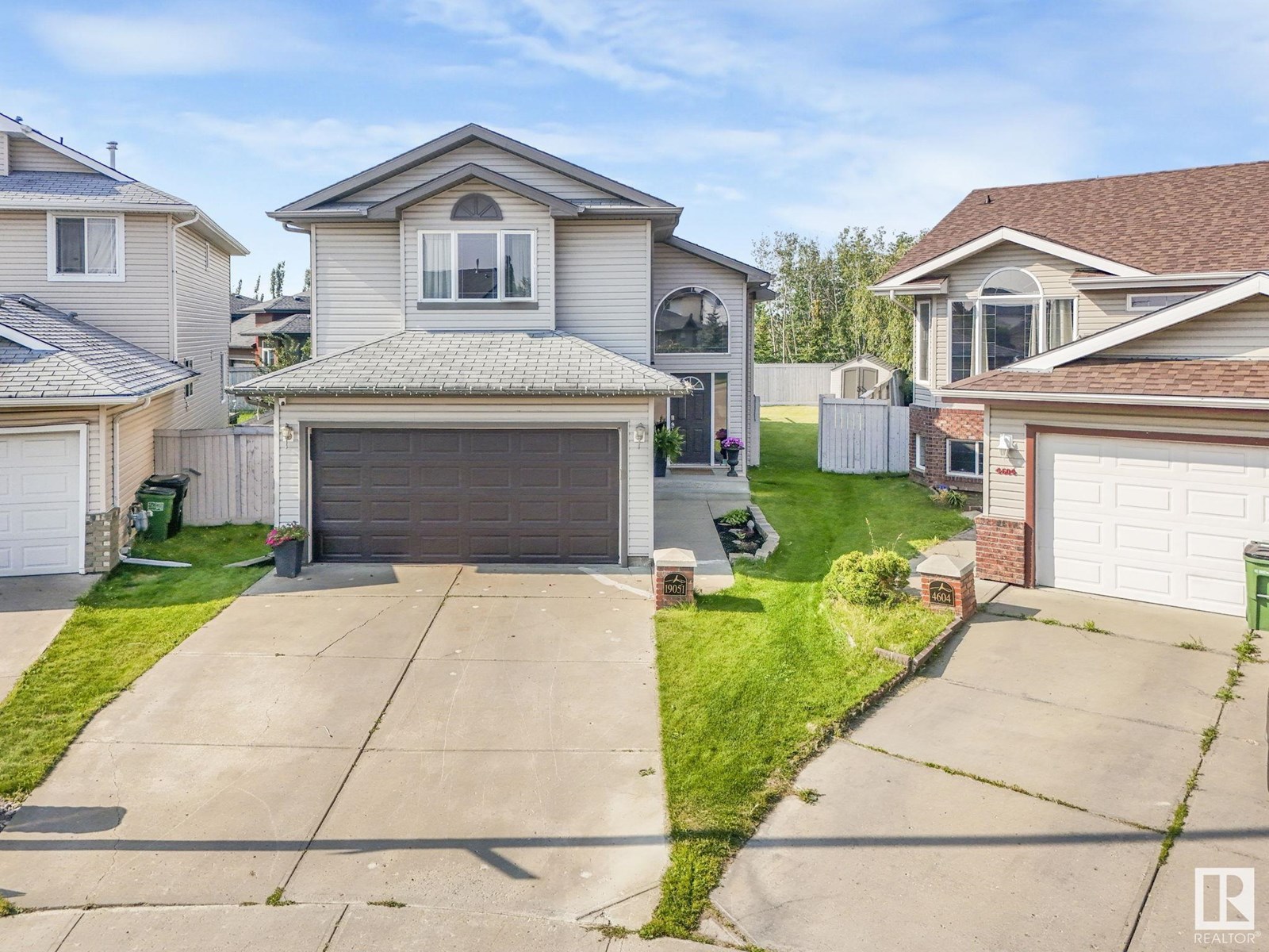 19051 46 AV NW NW
