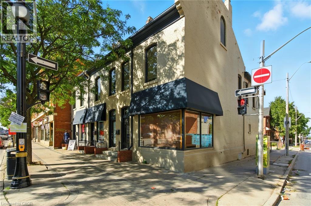 216-220 KING Street W