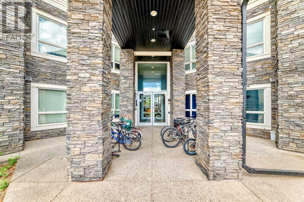 3403, 240 Skyview Ranch Road NE