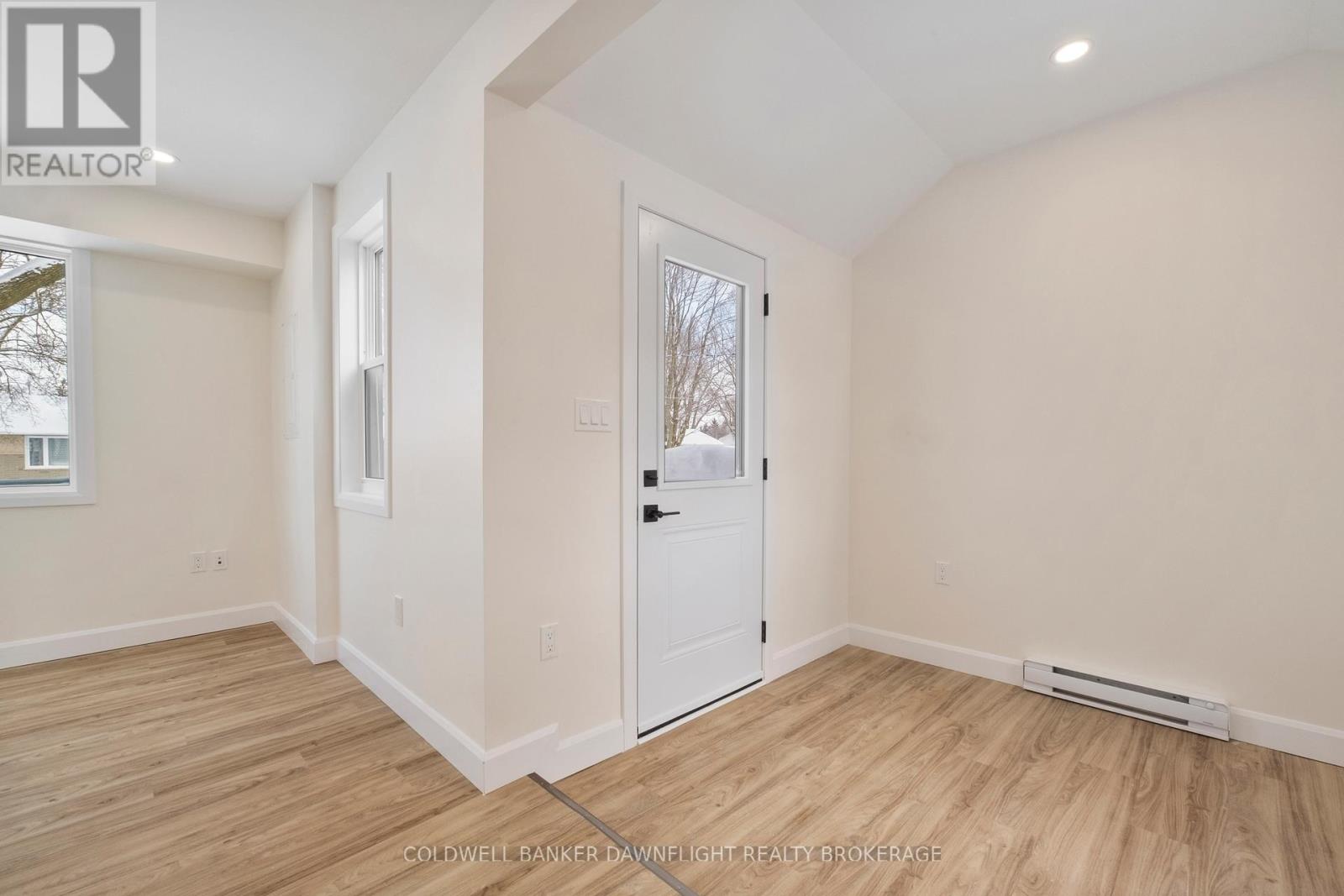 A (EAST UNIT) - 145 VICTORIA STREET W