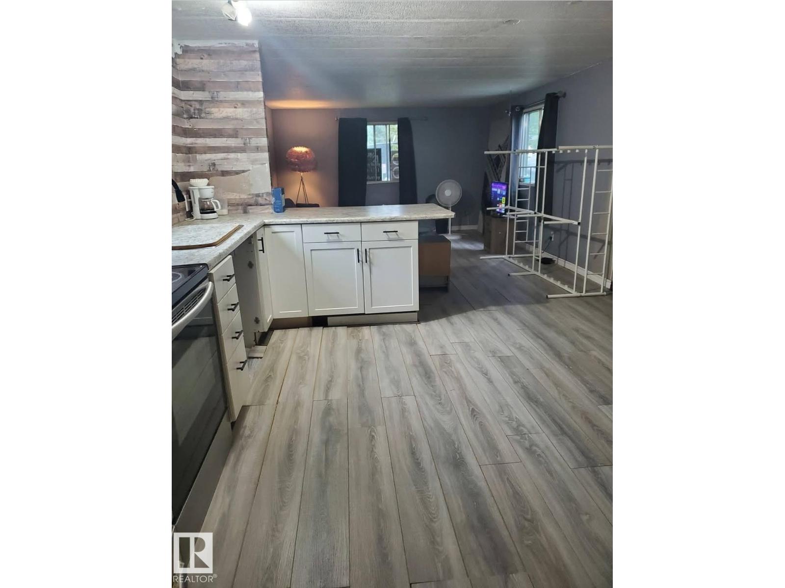 14 Willowdale DR NW