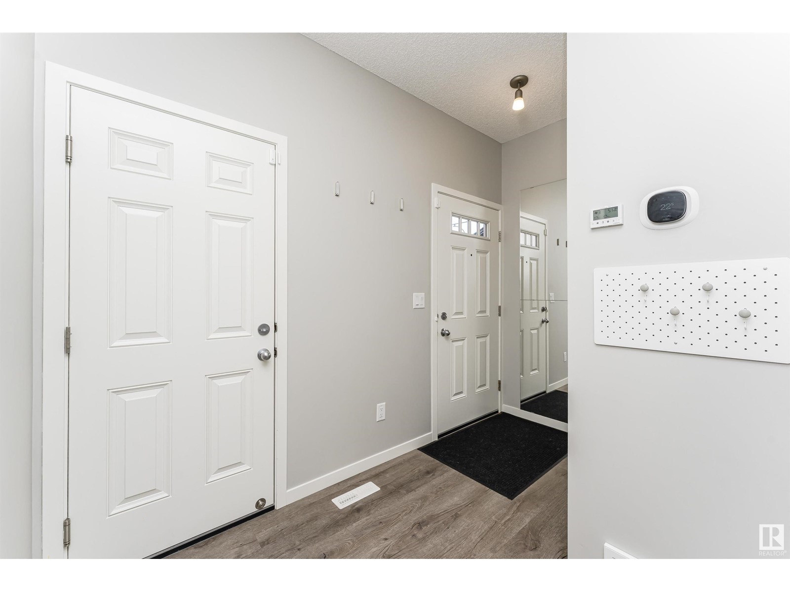 1730 ERKER WY NW