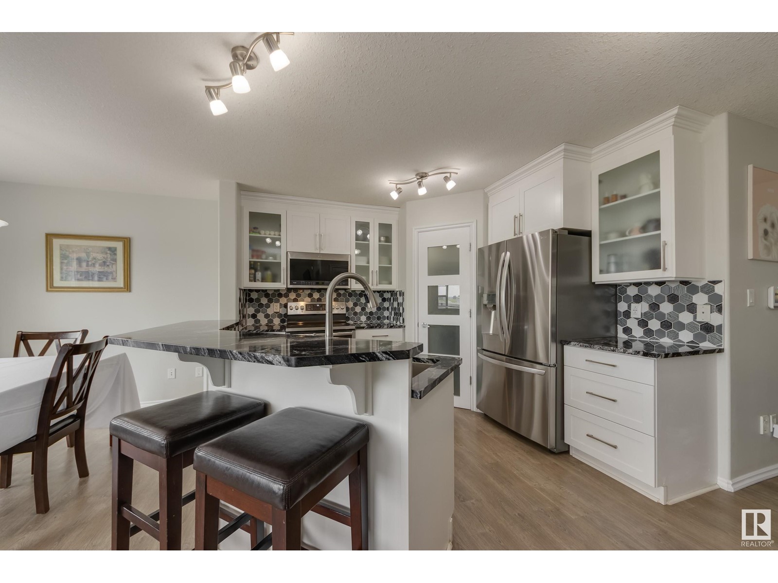 146 CASTLE DR NW
