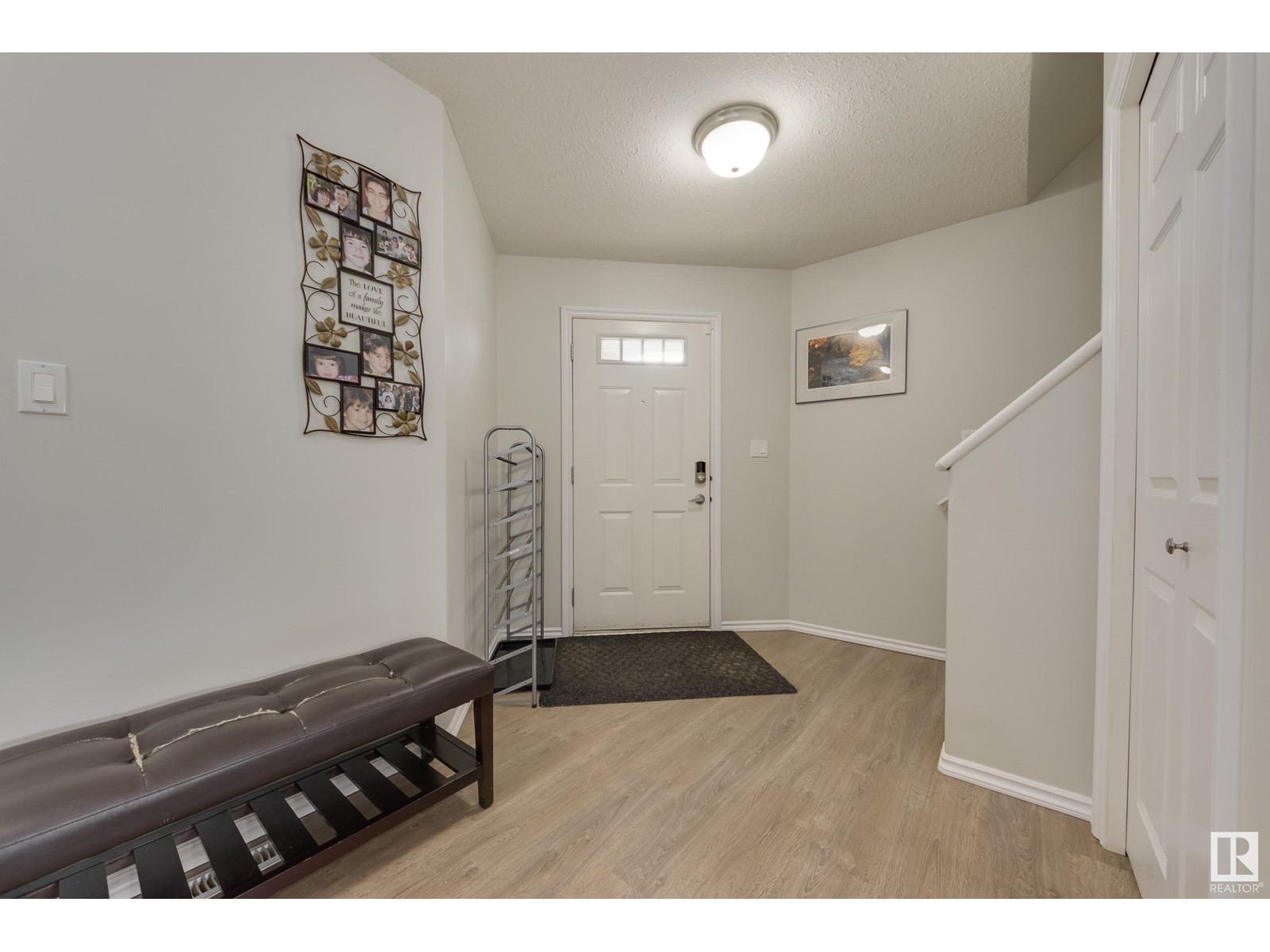 146 CASTLE DR NW