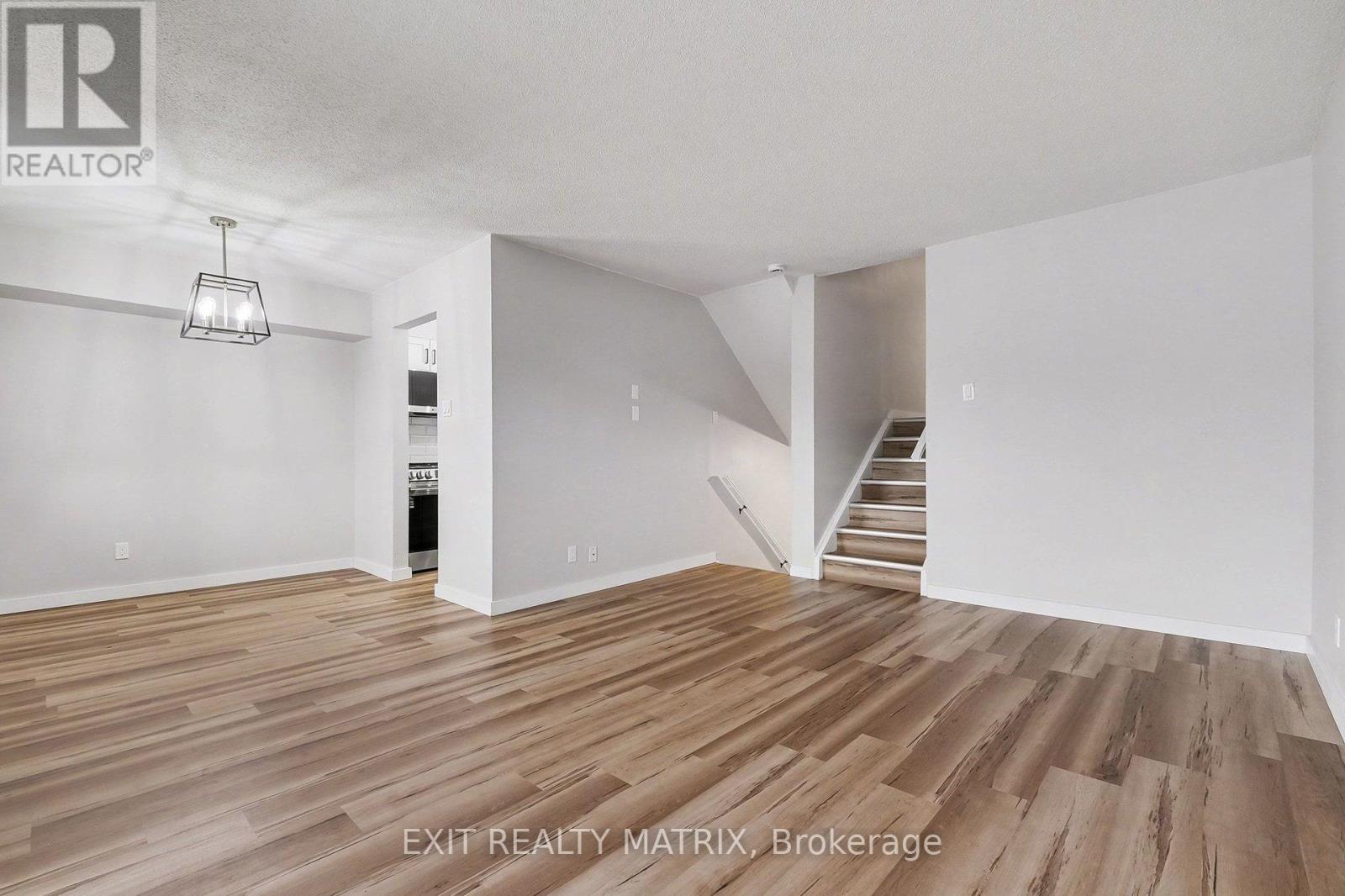18 - 770 ST JEAN STREET E