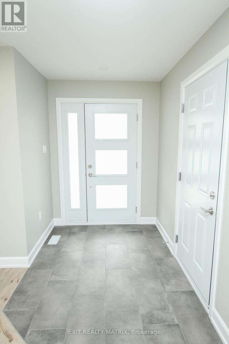 1401 CAROLINE COURT - Photo 2